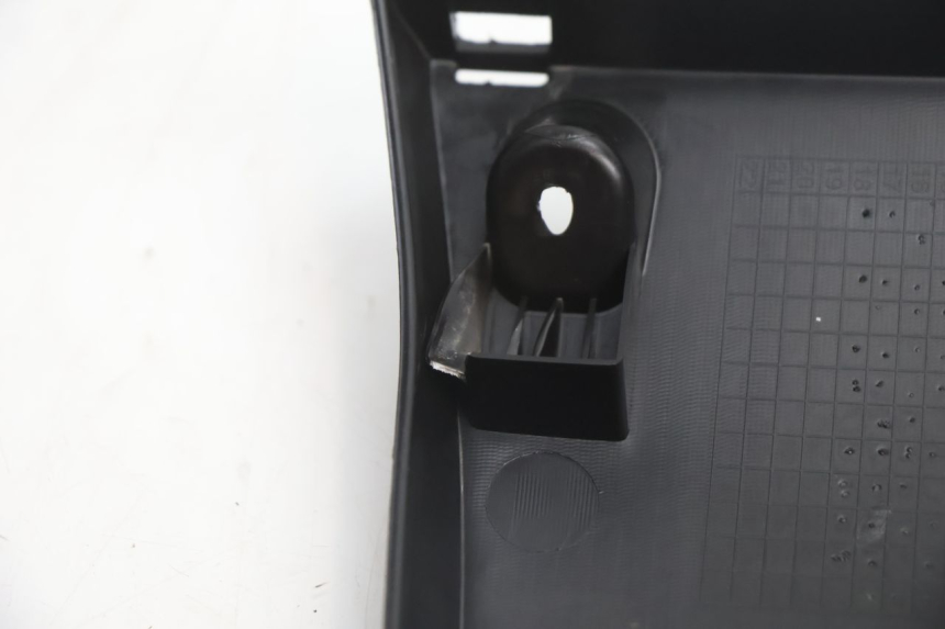 photo de LOWER PART OF THE BODY PEUGEOT KISBEE 2T 50 (2018 - 2022) - Surface and material condition