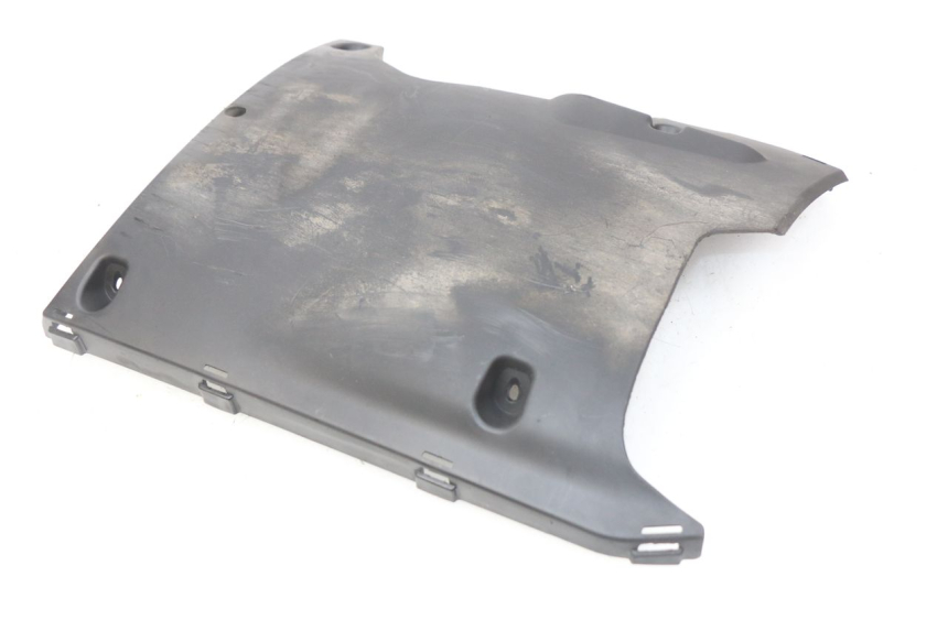 photo de LOWER PART OF THE BODY PEUGEOT KISBEE 4T 50 (2018 - 2022) - Zoom on usage condition