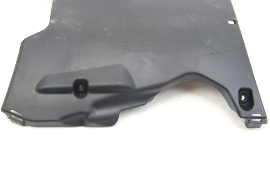 photo de LOWER PART OF THE BODY PEUGEOT KISBEE 4T 50 (2018 - 2022) - Zoom on usage condition