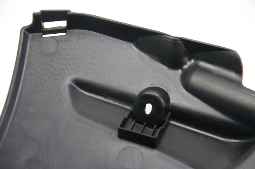 photo de LOWER PART OF THE BODY PEUGEOT KISBEE 4T 50 (2018 - 2022) - Surface and material condition