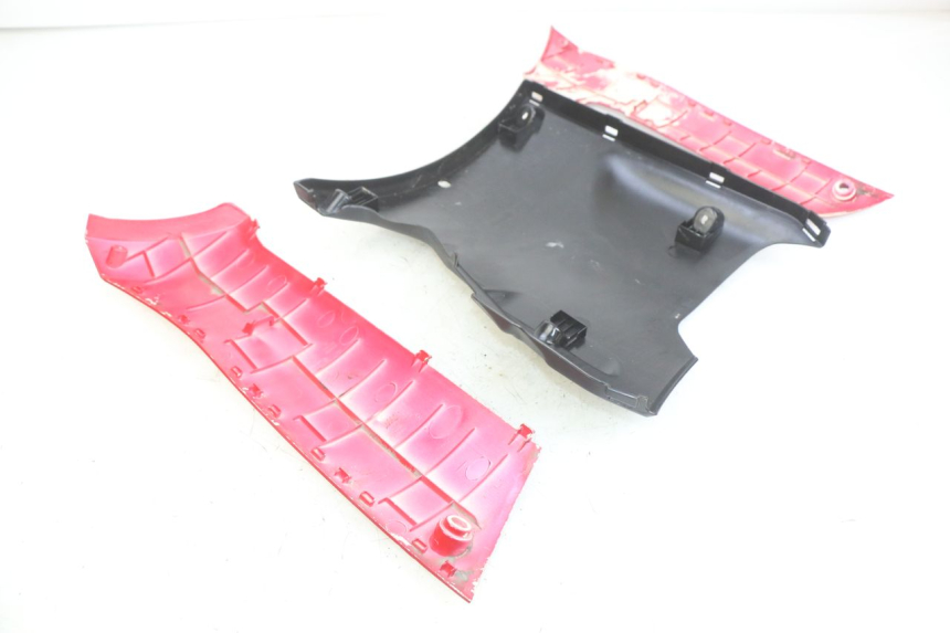 photo de LOWER PART OF THE BODY PEUGEOT KISBEE 4T 50 (2018 - 2022) - Fixing points details