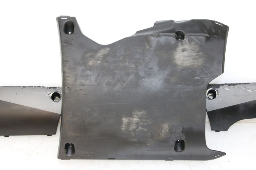 photo de LOWER PART OF THE BODY PEUGEOT KISBEE 4T 50 (2018 - 2022) - Product overview