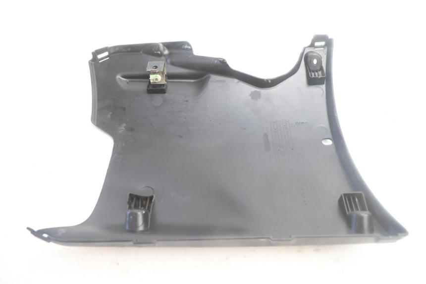 photo de LOWER PART OF THE BODY PEUGEOT KISBEE 4T 50 (2018 - 2022) - Alternative perspective