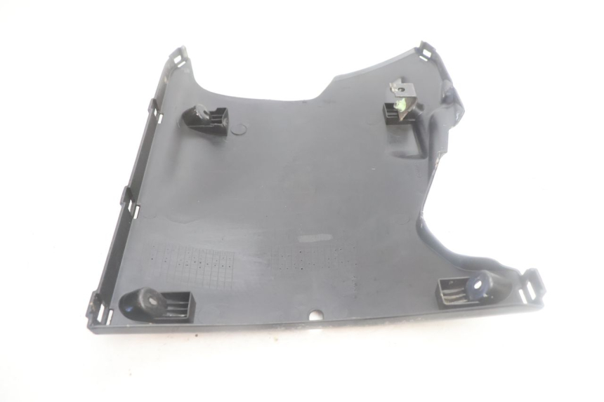 photo de LOWER PART OF THE BODY PEUGEOT KISBEE 4T 50 (2018 - 2022) - Technical close-up