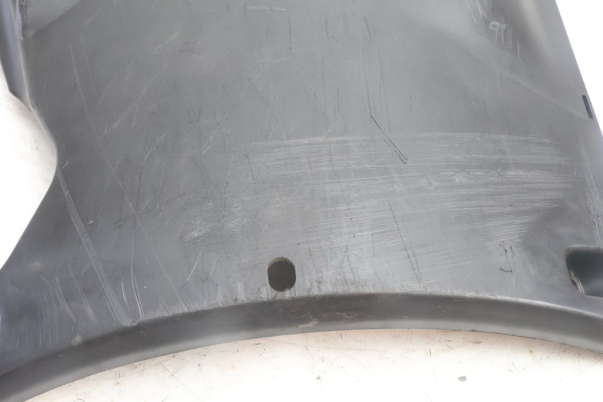 photo de BELLY PANEL PEUGEOT KISBEE 4T 50 (2010 - 2017) - Fixing points details