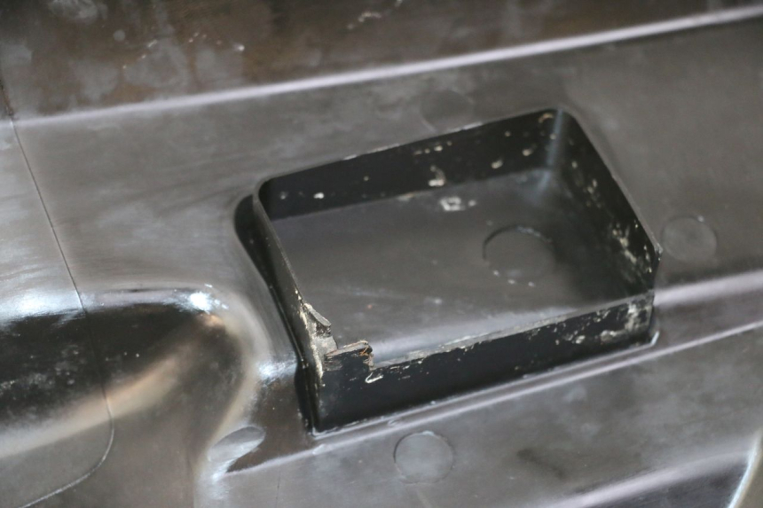 photo de LOWER PART OF THE BODY MBK BOOSTER SPIRIT NAKED 50 (2004 - 2017) - Alternative perspective