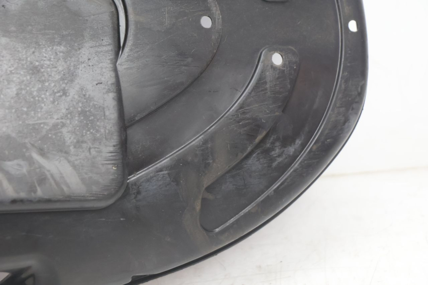 photo de BELLY PANEL KYMCO MOVIE S 125 (2009 - 2018) - Fixing points details