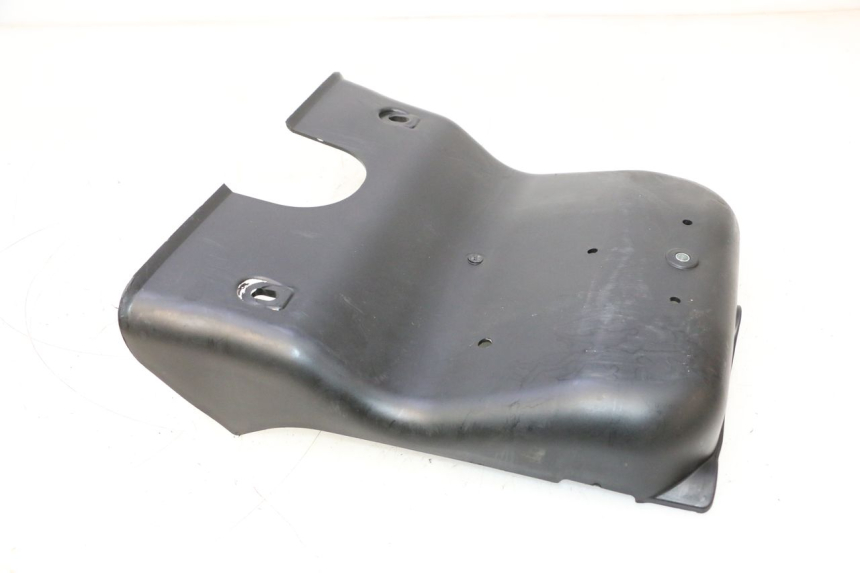 photo de BELLY PANEL PIAGGIO MP3 LT 400 (2007 - 2012) - Technical close-up