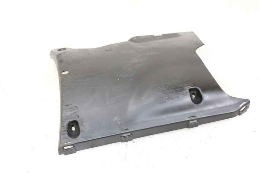 photo de BELLY PANEL PEUGEOT STREETZONE 4T 50 (2018 - 2023) - Technical close-up