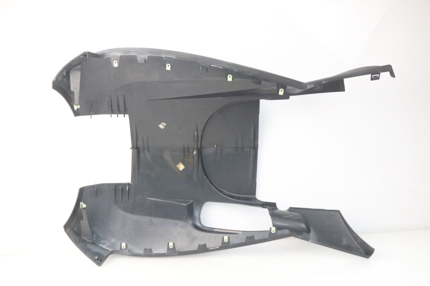 photo de BELLY PANEL PEUGEOT SATELIS 300 (2012 - 2015) - Detailed visual inspection