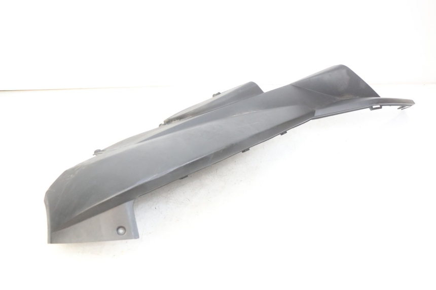 photo de LOWER FAIRING PEUGEOT SATELIS 125 (2006 - 2009) - Distinctive features