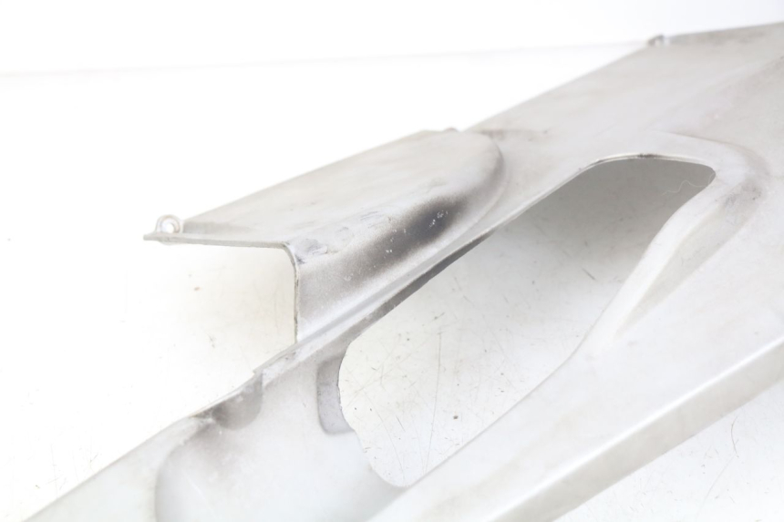 photo de LOWER FAIRING PEUGEOT SATELIS 125 (2010 - 2012) - Fixing points details