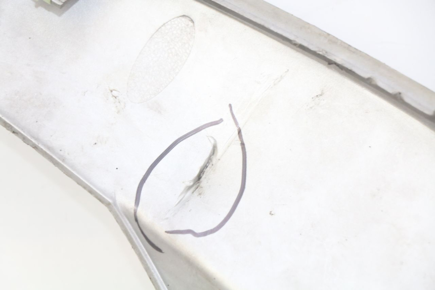 photo de LOWER FAIRING PEUGEOT SATELIS 125 (2010 - 2012) - Surface and material condition