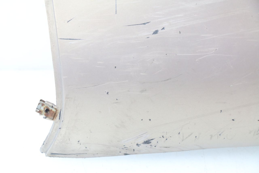 photo de BELLY PANEL APRILIA SCARABEO GT 125 (1999 - 2007) - Fixing points details