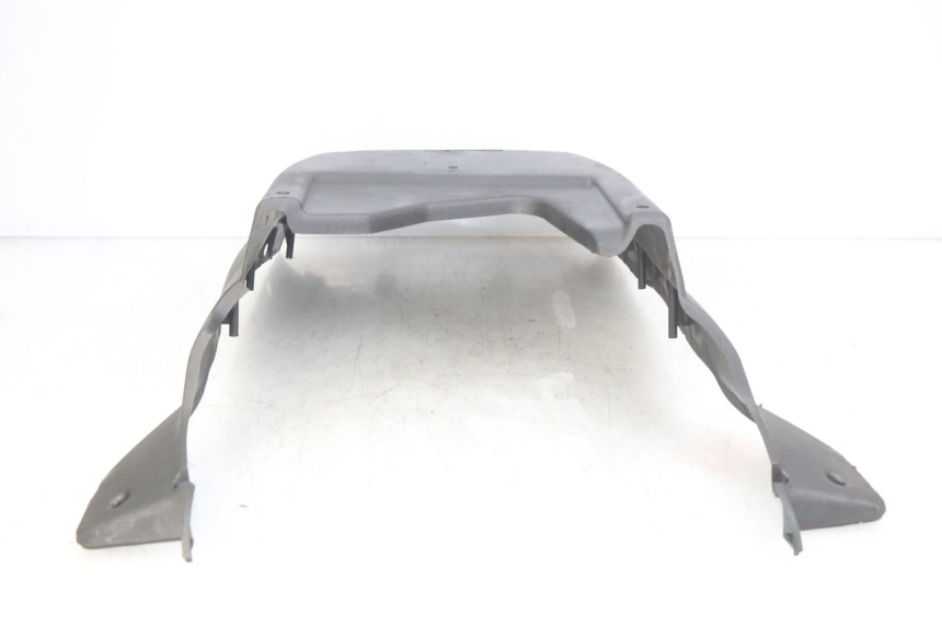 photo de LOWER BODY SHELL APRILIA SCARABEO LIGHT 125 (2007 - 2011) - Distinctive features