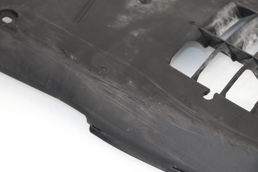 photo de LOWER PART OF THE BODY SUZUKI UH BURGMAN 125 (2002 - 2006) - Component detail