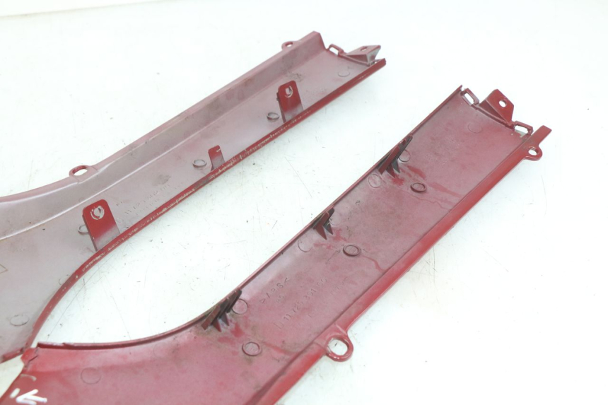 photo de LOWER BODY SHELL PEUGEOT SV 125 (1991 - 1994) - Component zoom