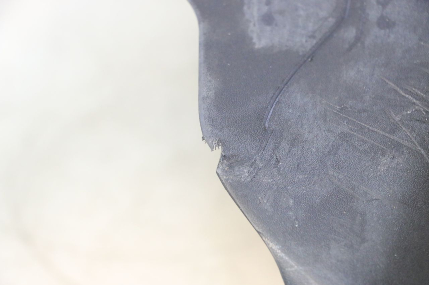 photo de LOWER PART OF THE BODY PEUGEOT TREKKER 50 (1995 - 2004) - Distinctive features