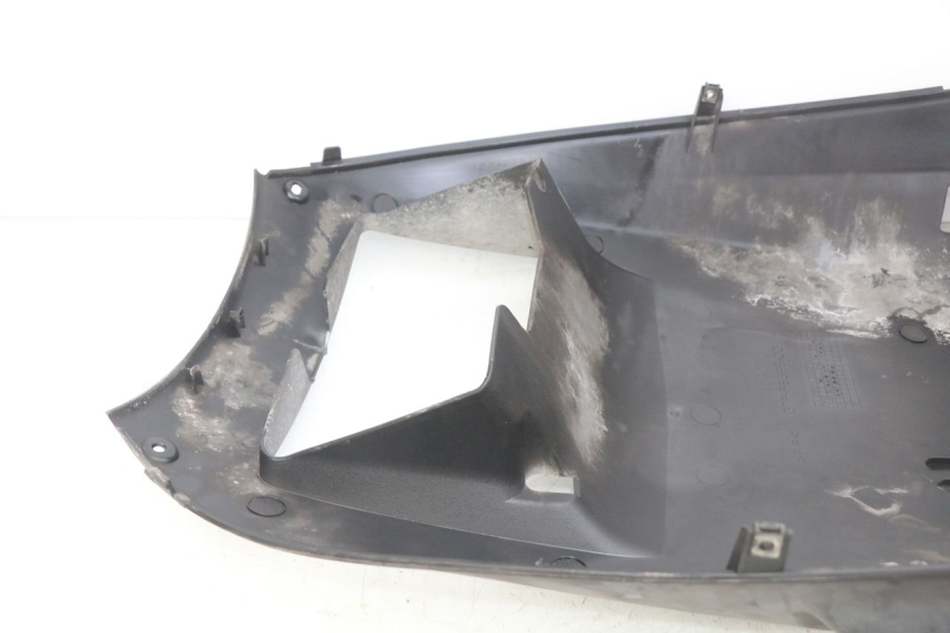 photo de LOWER BODY SHELL YAMAHA X-MAX XMAX 125 (2010 - 2013) - Fixing points details