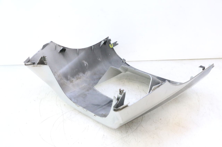 photo de LOWER FAIRING YAMAHA YP MAJESTY 125 (2002 - 2006) - Fixing points details