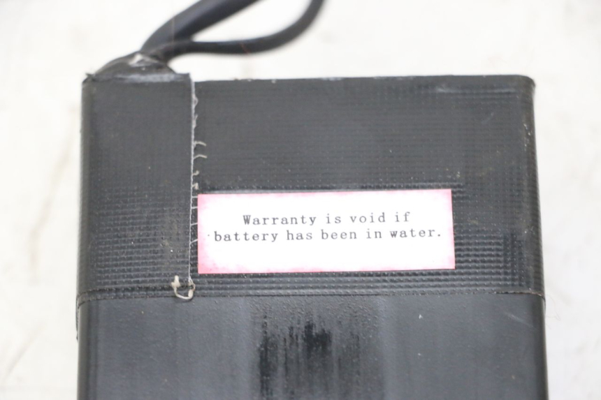 photo de BATTERY URBANGLIDE 100XS 1 - Technical close-up