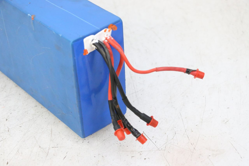 photo de BATTERY DUALTRON VICTOR LIMITED 1 - Distinctive features