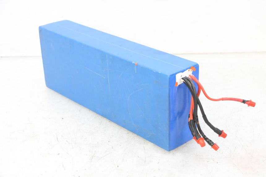 photo de BATTERY DUALTRON VICTOR LIMITED 1 - High-resolution close-up