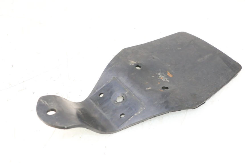 photo de MUD FLAP PEUGEOT 103 SPX CLIP 50 (1989 - 1992) - Zoom on usage condition