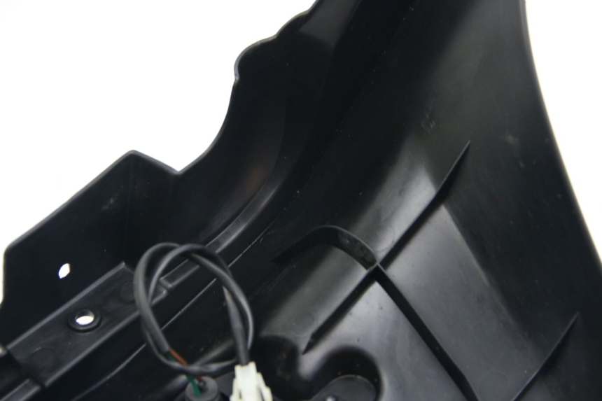 photo de REAR MUDGUARD PEUGEOT CITYSTAR 125 (2011 - 2017) - High-resolution close-up