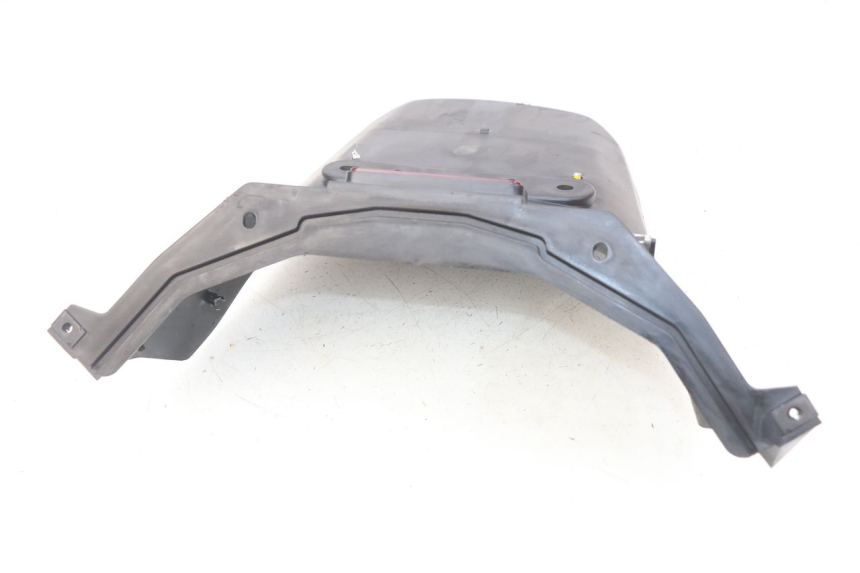 photo de REAR MUDGUARD HONDA FES PANTHEON 2T 125 (1998 - 2002) - Zoom on usage condition