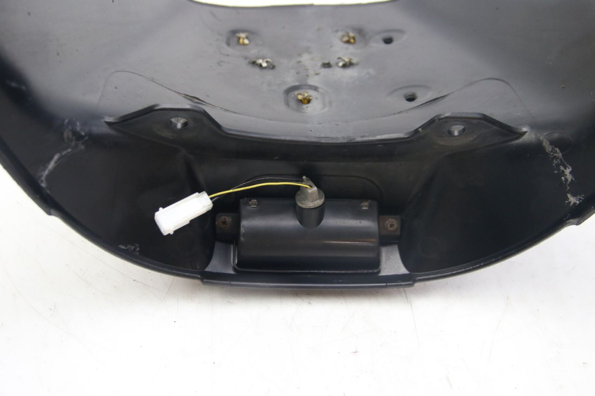 photo de REAR MUDGUARD PIAGGIO MP3 125 (2006 - 2014) - Fixing points details