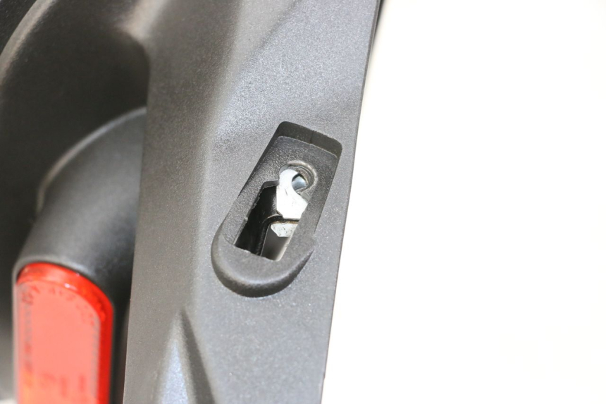 photo de MUD FLAP PIAGGIO NEW TYPHOON 50 (2010 - 2017) - Zoom on usage condition