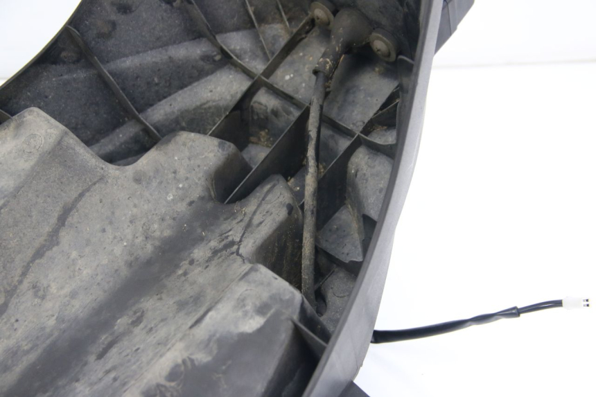 photo de REAR MUDGUARD SUZUKI SIXTEEN 125 (2008 - 2010) - Zoom on usage condition