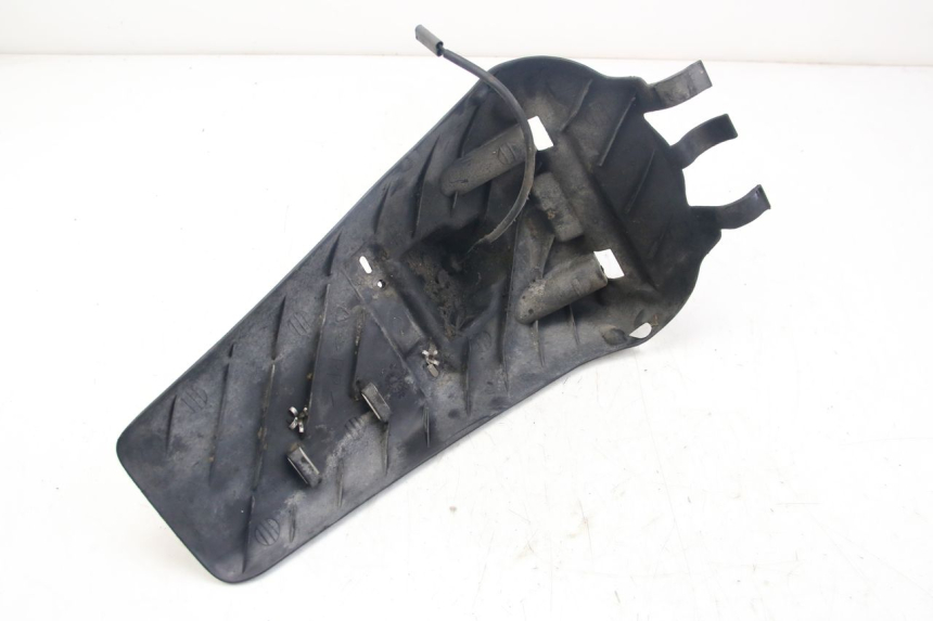 photo de REAR MUDGUARD MBK SKYLINER 125 (1998 - 2001) - Technical close-up