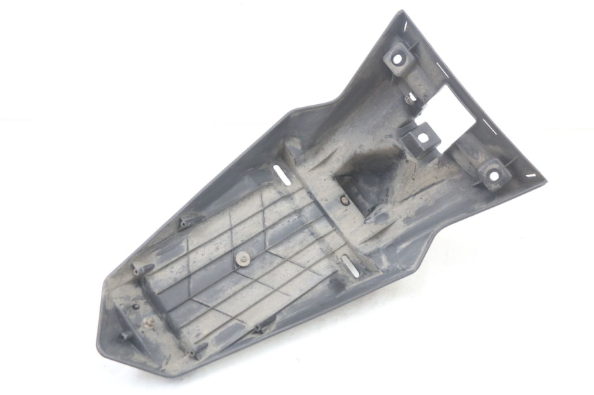 photo de MUD FLAP KYMCO SUPER 8 125 (2008 - 2015) - Fixing points details