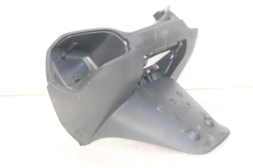 photo de MUD FLAP PIAGGIO SUPER LX 125 (2000 - 2003) - Fixing points details