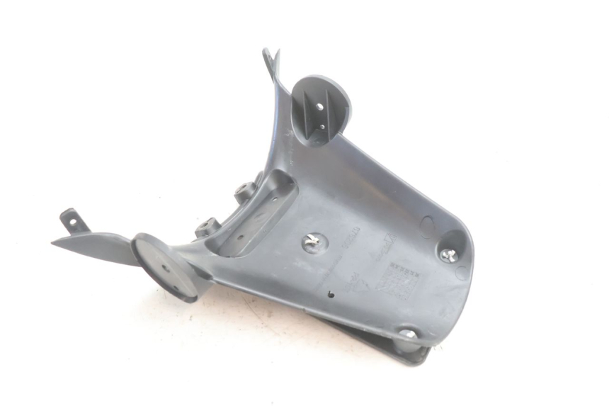 photo de MUD FLAP PIAGGIO VESPA PRIMAVERA 2T 50 (2013 - 2018) - Fixing points details
