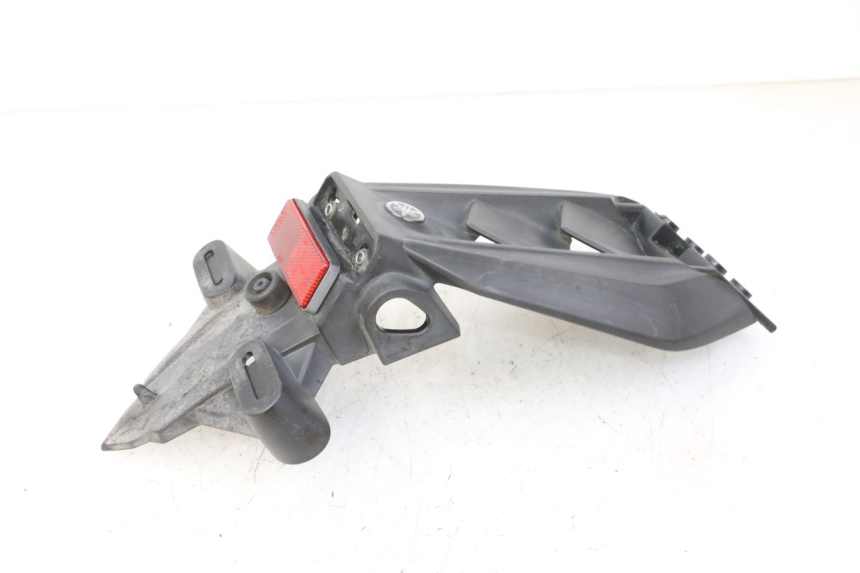 photo de MUD FLAP YAMAHA XJ6 ABS 600 (2008 - 2016) - Fixing points details