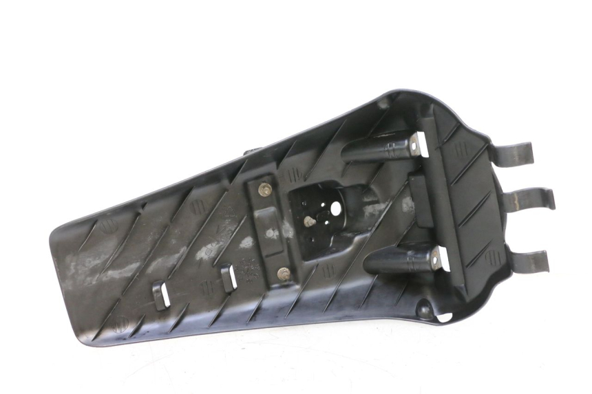 photo de MUD FLAP YAMAHA YP MAJESTY 125 (1998 - 2001) - Technical close-up