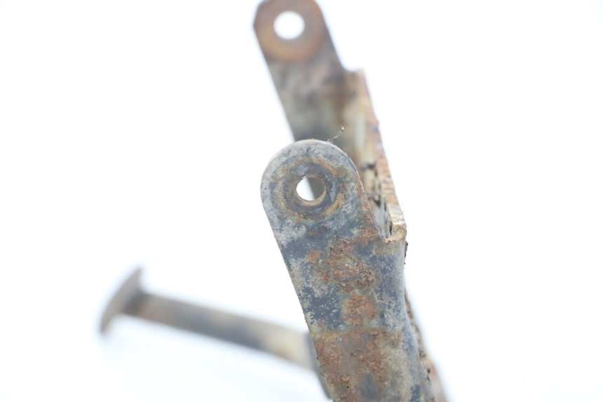 photo de CENTER STAND YAMAHA CYGNUS X 125 (2004 - 2007) - Fixing points details