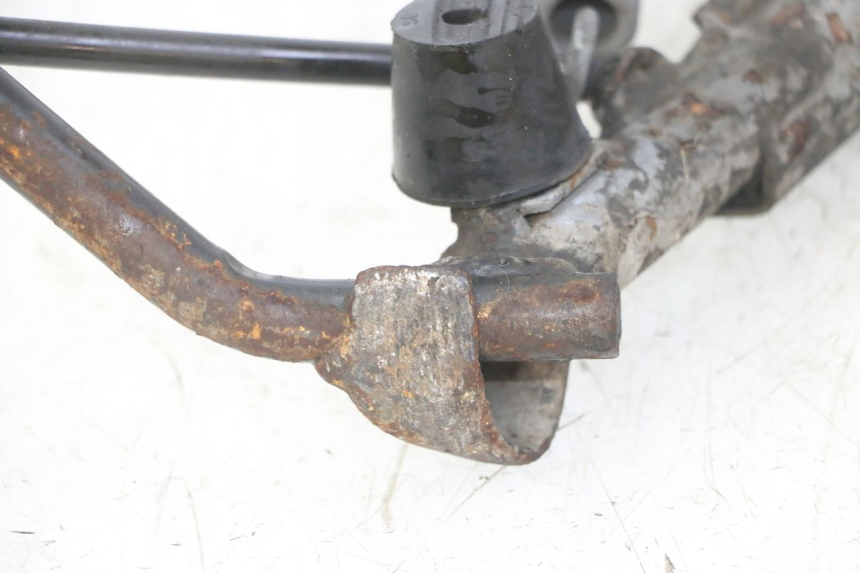 photo de MAIN STAND PEUGEOT SATELIS 125 (2013 - 2018) - Technical close-up