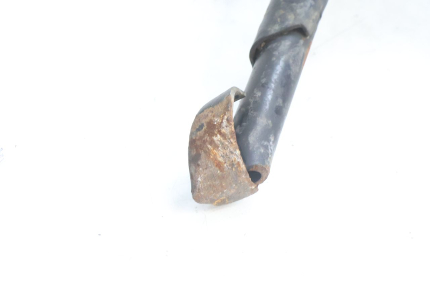 photo de CENTER STAND PEUGEOT SATELIS 125 (2006 - 2009) - Fixing points details