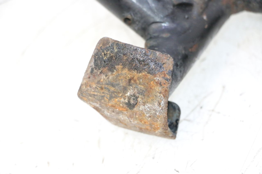 photo de CENTER STAND YAMAHA XMAX X-MAX 125 (2006 - 2009) - Fixing points details