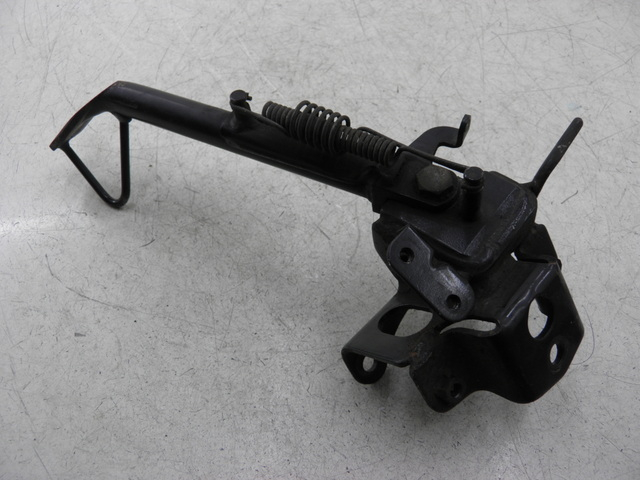 photo de SIDE STAND SUZUKI BURGMAN EXECUTIVE 650 (2008 - 2010) - Technical close-up