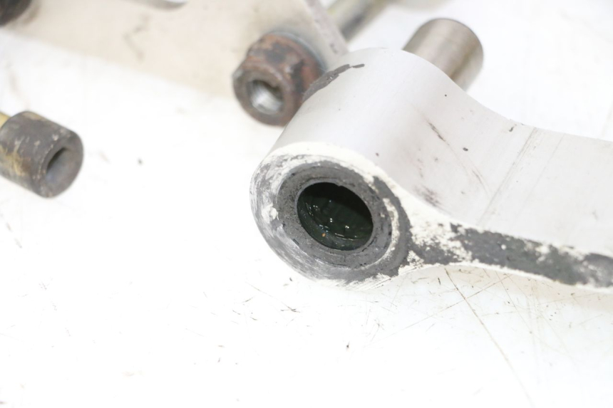 photo de SHOCK LINK HONDA CBR RR FIREBLADE 900 (1992 - 1994) - Technical close-up