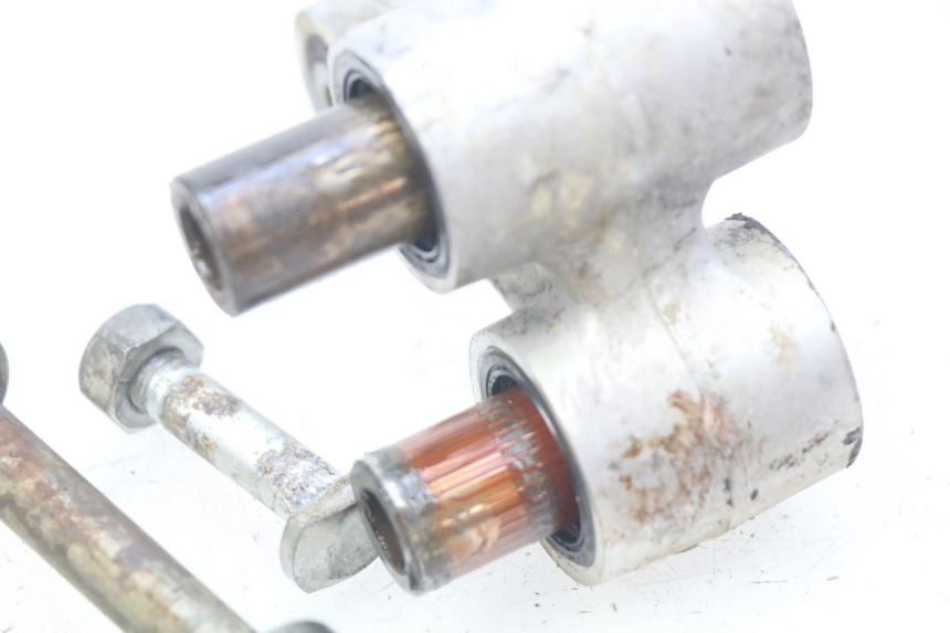 photo de SHOCK ABSORBER LINKAGE HONDA CRF CR-F 450 (2005 - 2008) - Fixing points details