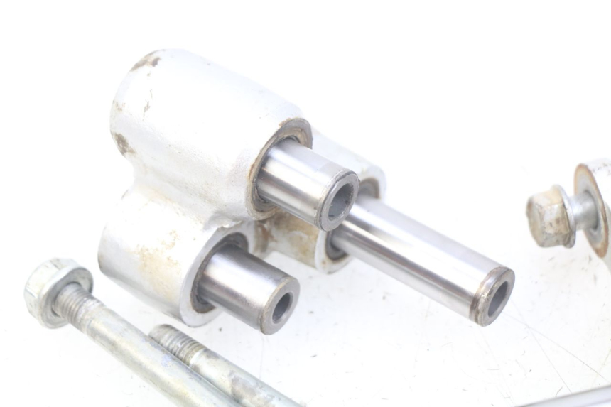 photo de SHOCK ABSORBER LINKAGE HONDA CRF CR-F 125 (2022 - 2023) - Technical close-up