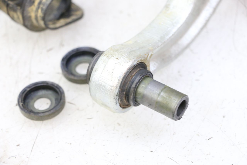 photo de SHOCK ABSORBER LINKAGE YAMAHA TTR 125 (2000 - 2020) - Technical close-up