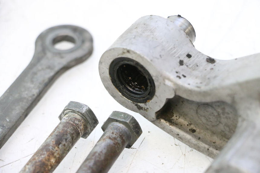 photo de SHOCK LINK YAMAHA YZF R GENESIS 750 (1993 - 1998) - Fixing points details