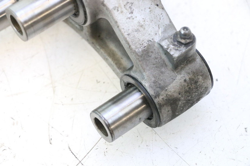 photo de SHOCK ABSORBER LINKAGE KAWASAKI ZZR 600 (1995 - 2004) - Technical close-up
